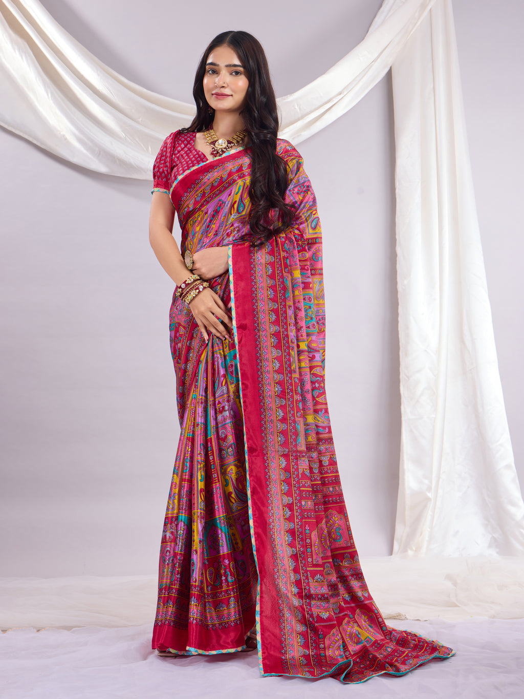 Rangrez Muse Printed Saree With Unstitched Blouse Piece.