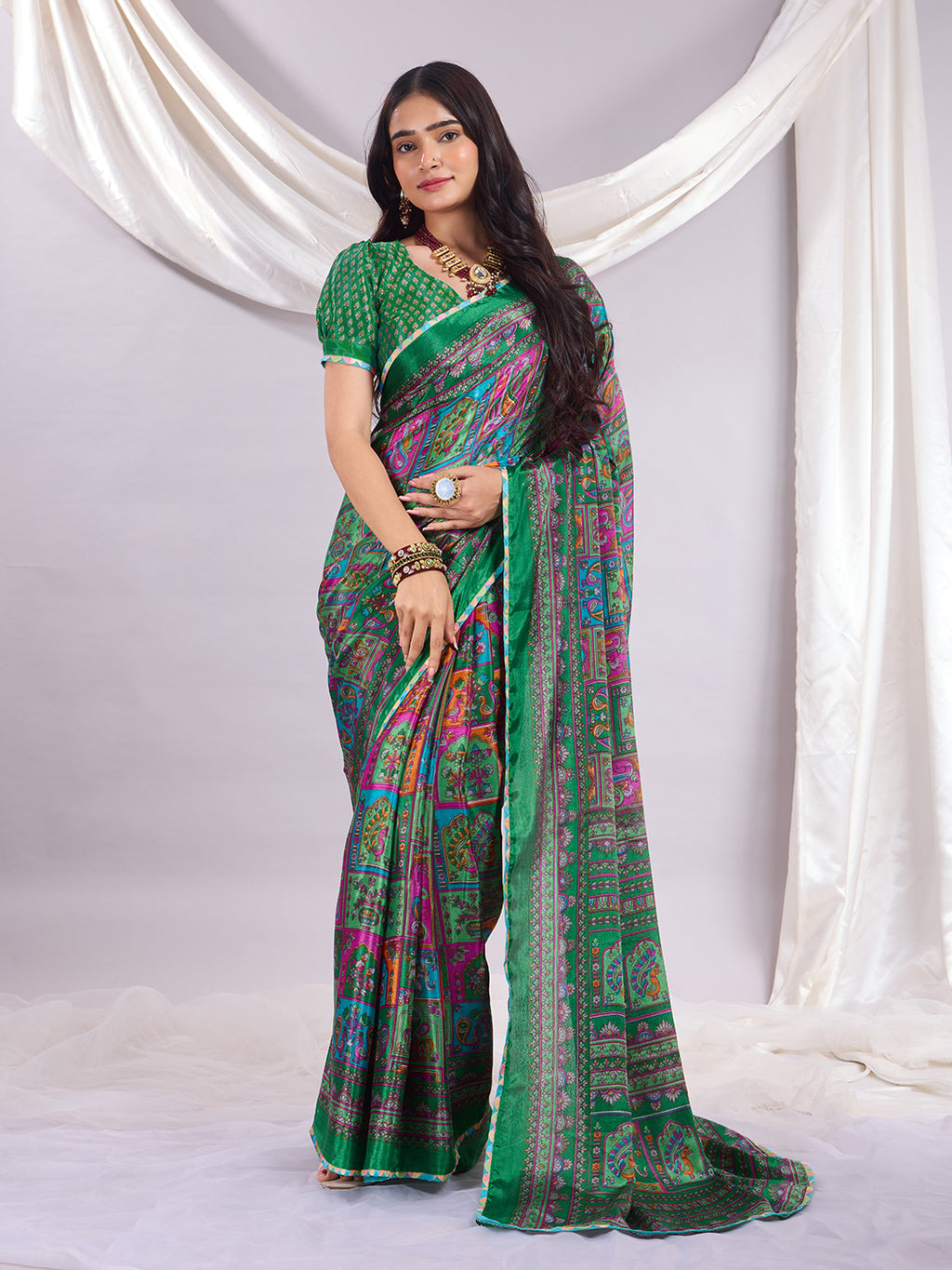Rangrez Muse Printed Saree With Unstitched Blouse Piece.