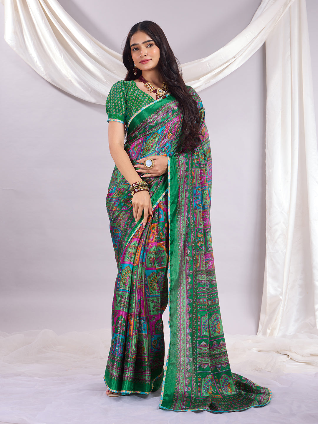 Rangrez Muse Printed Saree With Unstitched Blouse Piece.