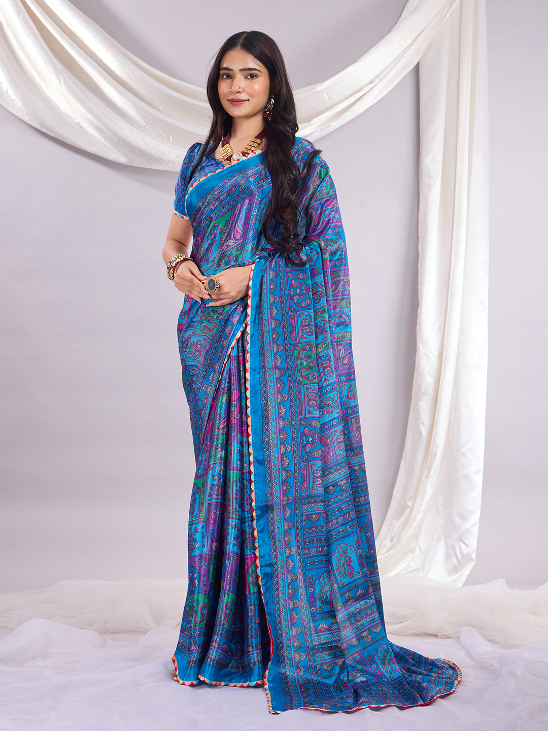 Rangrez Muse Printed Saree With Unstitched Blouse Piece.