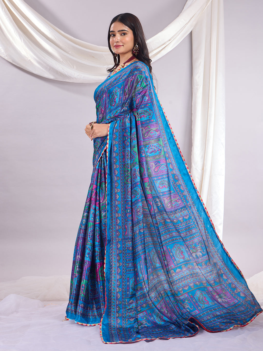 Rangrez Muse Printed Saree With Unstitched Blouse Piece.
