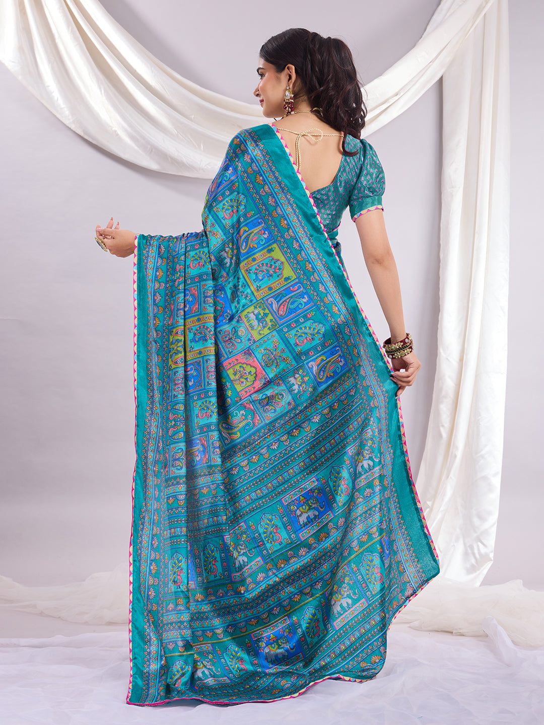 Rangrez Muse Printed Saree With Unstitched Blouse Piece.