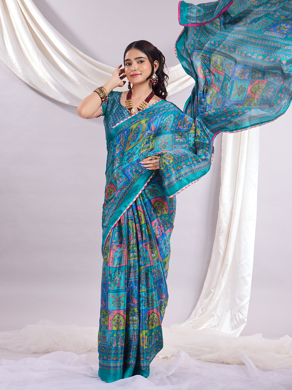 Rangrez Muse Printed Saree With Unstitched Blouse Piece.