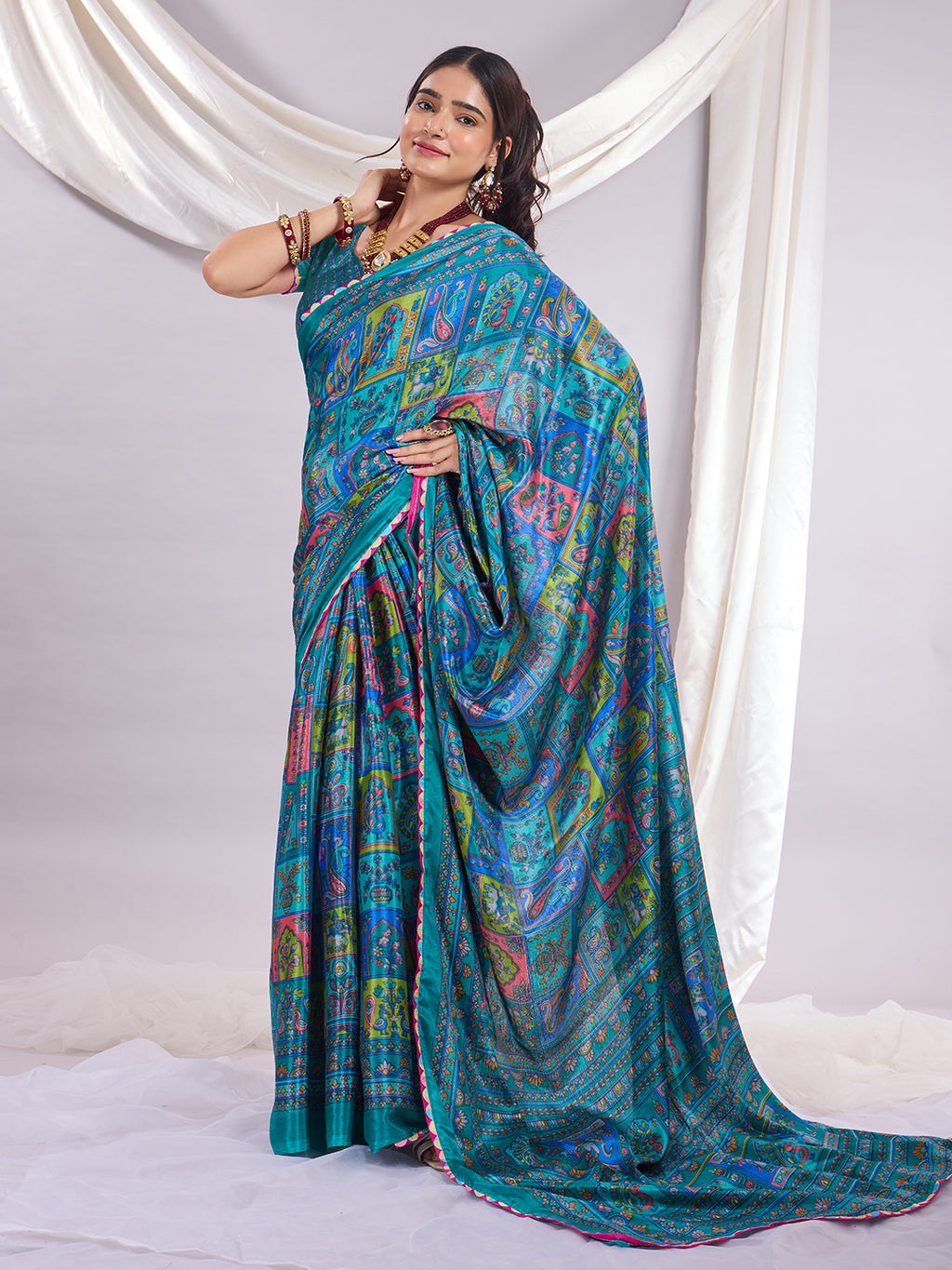Rangrez Muse Printed Saree With Unstitched Blouse Piece.