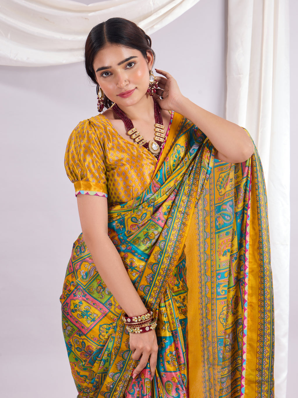 Rangrez Muse Printed Saree With Unstitched Blouse Piece.