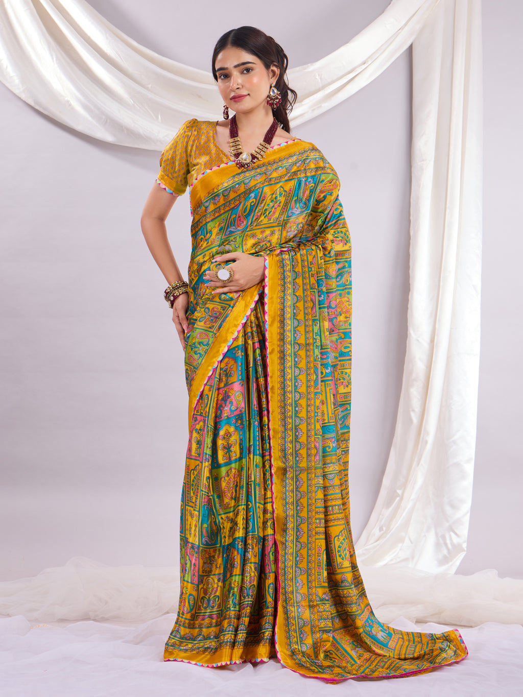 Rangrez Muse Printed Saree With Unstitched Blouse Piece.