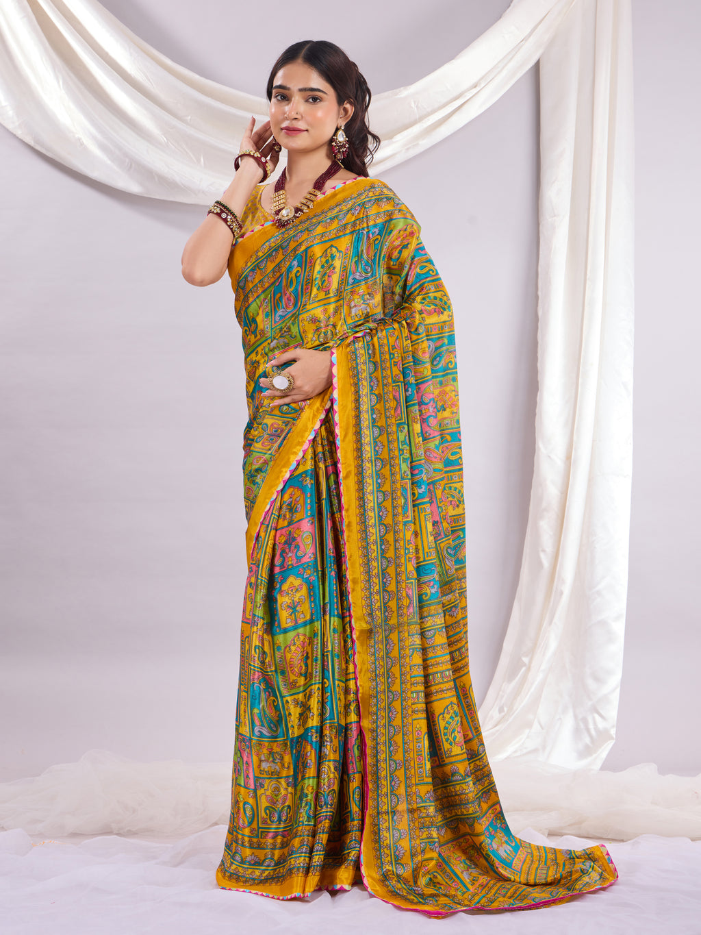 Rangrez Muse Printed Saree With Unstitched Blouse Piece.