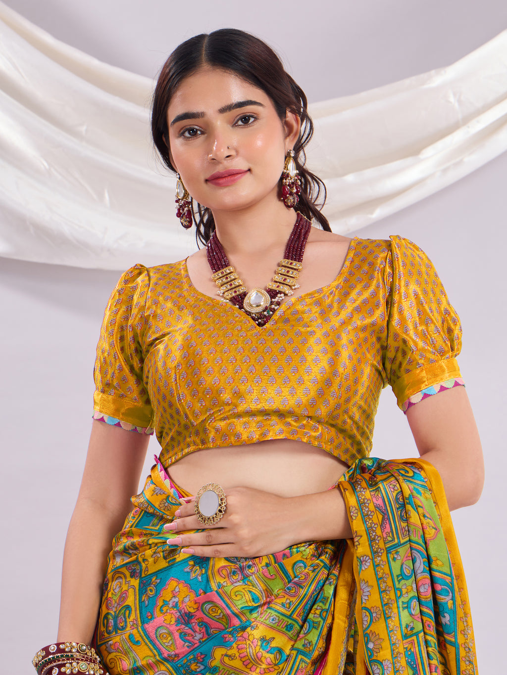Rangrez Muse Printed Saree With Unstitched Blouse Piece.