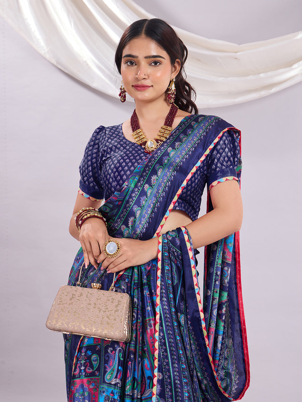Rangrez Muse Printed Saree With Unstitched Blouse Piece.