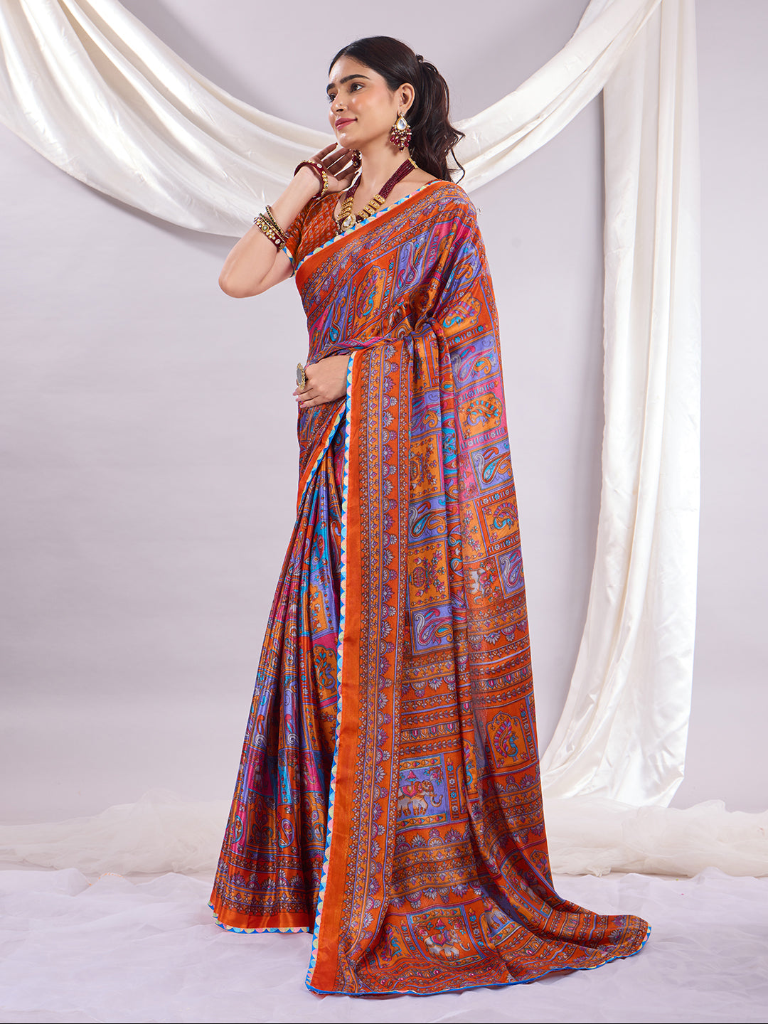 Rangrez Muse Printed Saree With Unstitched Blouse Piece.